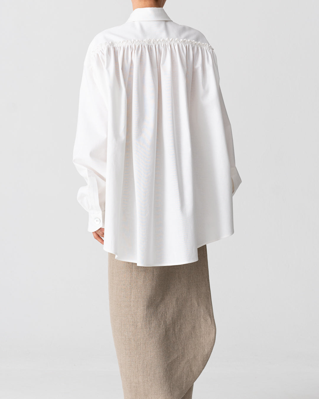LA BLOUSE ROUMAINE