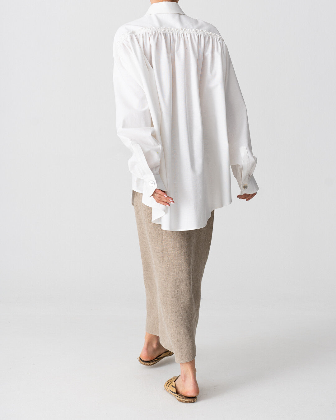 LA BLOUSE ROUMAINE