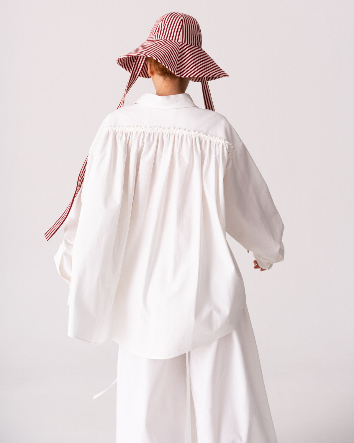 LA BLOUSE ROUMAINE